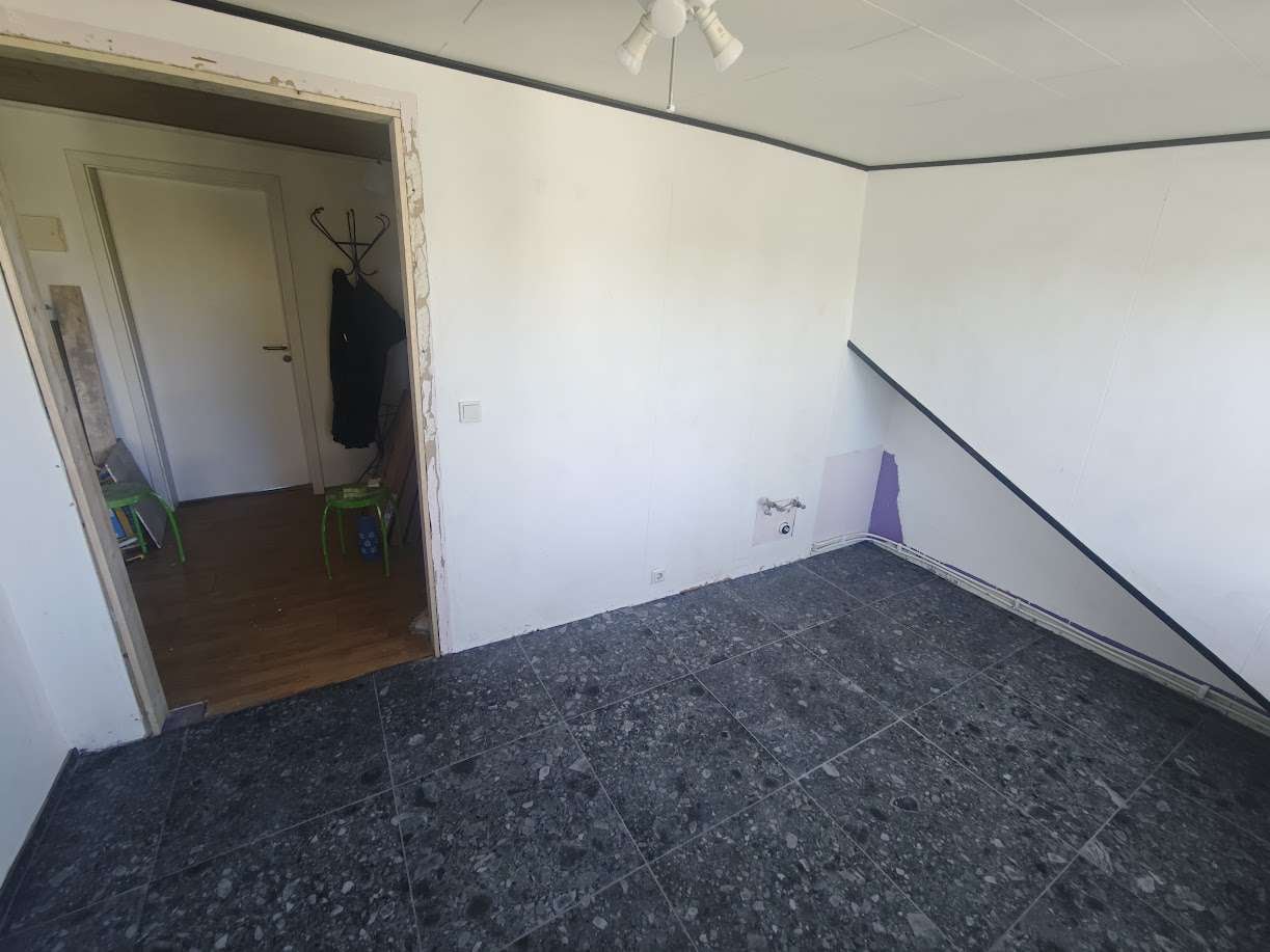 Rýmið áður en innréttingin var sett upp